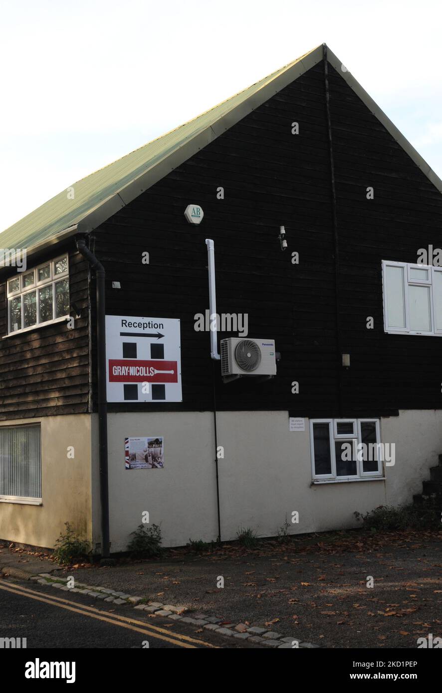 Außerhalb des Greys-Nicholls Cricket Fledermaus Hauptquartier und Fabrik im East Sussex Dorf Robertsbridge.das Unternehmen stammt aus dem Jahr 1975. Stockfoto