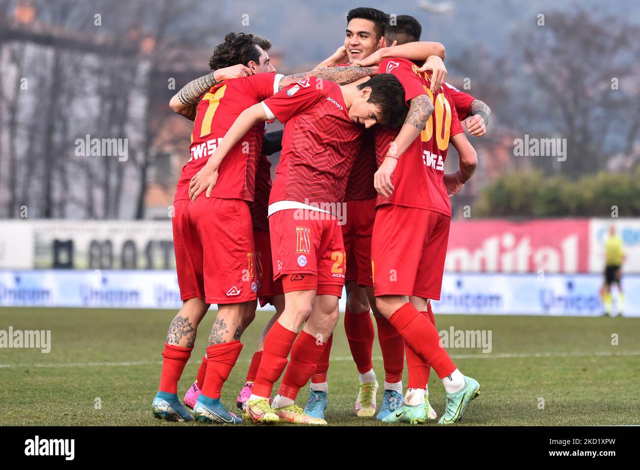 Alessandro Galeandro (U.C. AlbinoLeffe) feiert am 5. Februar 2022 mit seinen Teamkollegen nach Tor 0-1 beim italienischen Fußballspiel der Serie C zwischen Feralpisalo und UC AlbinoLeffe im Lino Turina Stadium in Salo’ (BS), Italien. (Foto von Michele Maraviglia/NurPhoto) Stockfoto