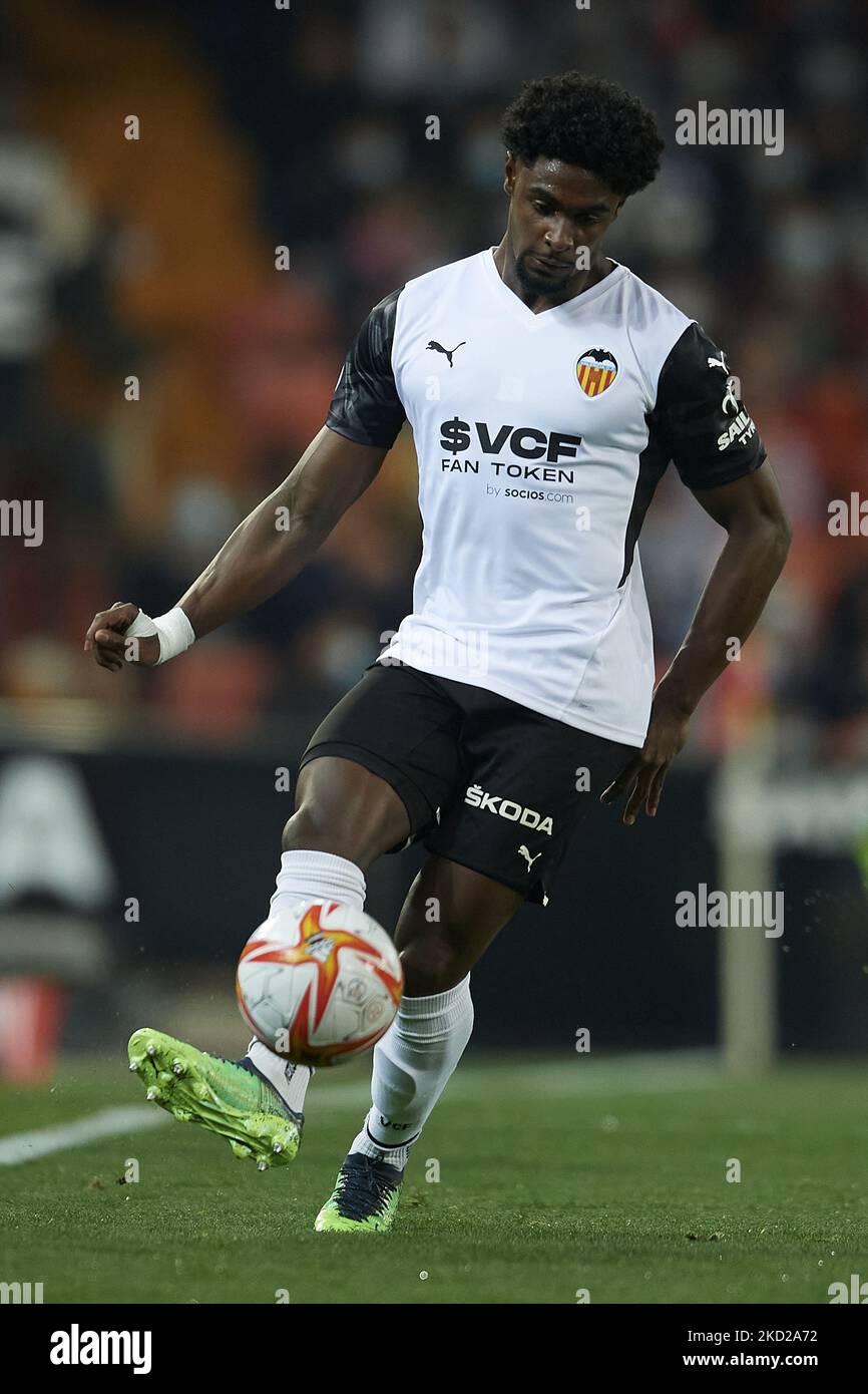 Thierry Correia aus Valencia in Aktion beim Copa del Rey-Spiel zwischen CF Valencia und Cadiz CF im Estadio Mestalla am 2. Februar 2022 in Valencia, Spanien. (Foto von Jose Breton/Pics Action/NurPhoto) Stockfoto