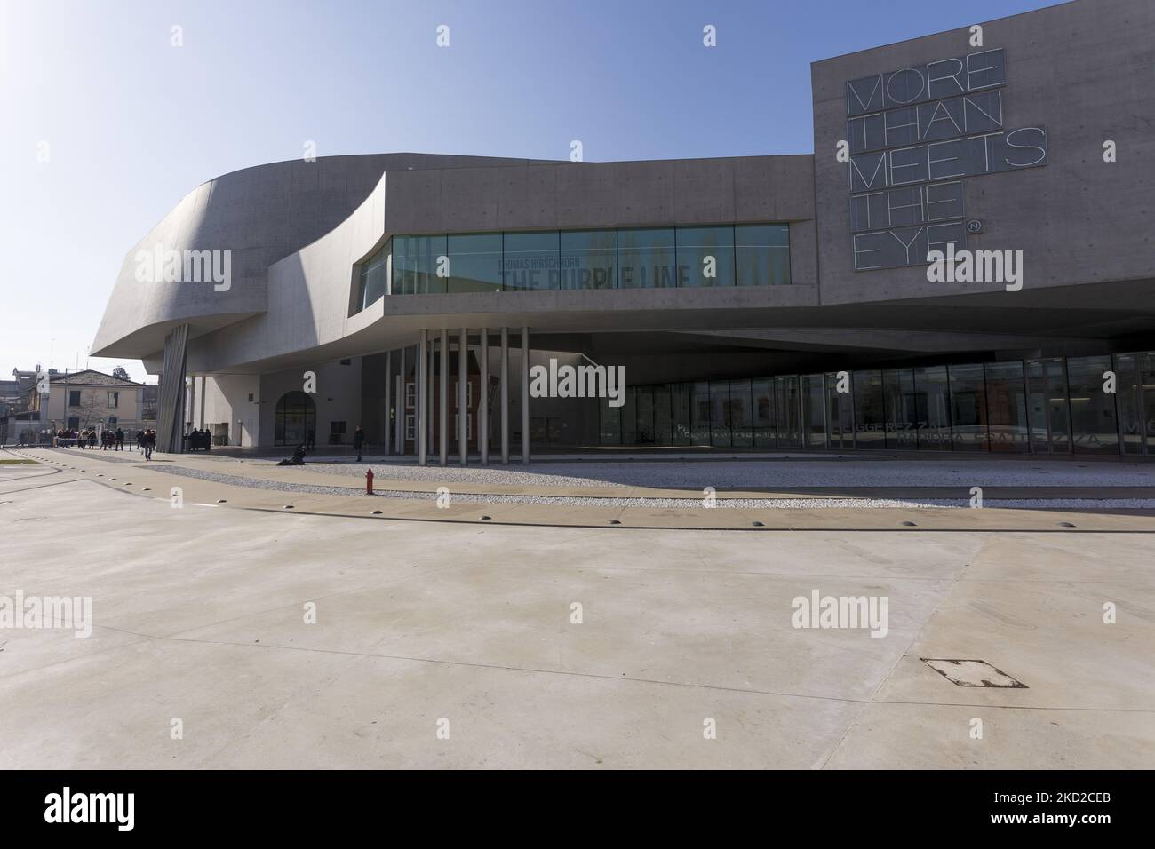 Ein Blick auf MAXXI, das Nationalmuseum der Kunst des XXI Jahrhunderts, wurde 2010 in Rom eröffnet und von der Architektin Zaha Hadid am 11. Februar 2022 in Rom, Italien, entworfen. (Foto von Matteo Trevisan/NurPhoto) Stockfoto