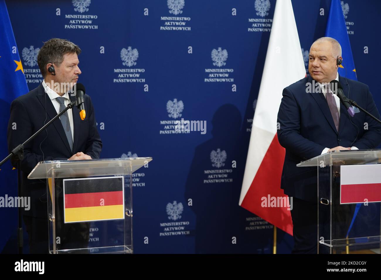 Der Vizekanzler von Deutschland, Robert Habeck, traf sich am 11. Februar 2022 mit dem stellvertretenden polnischen Ministerpräsidenten Jacek Sasin in Warschau, Polen. (Foto von Mateusz Wlodarczyk/NurPhoto) Stockfoto