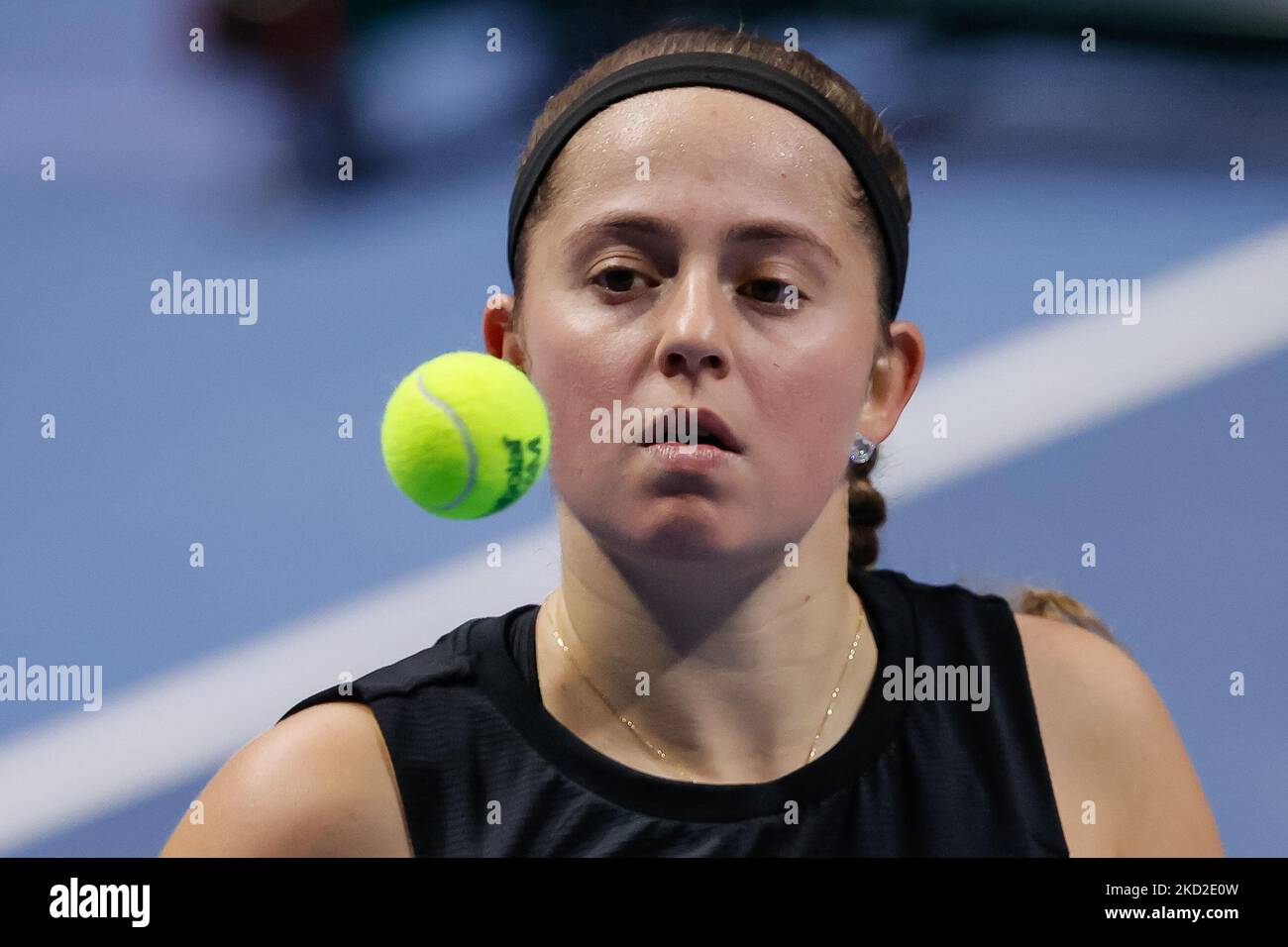 Jelena Ostapenko aus Lettland beim Halbfinalspiel der Frauen beim WTA 500 St. Petersburg Ladies Trophy 2022 International Tennis Tournament gegen Anet Kontaveit aus Estland am 12. Februar 2022 in der Sibur Arena in Sankt Petersburg, Russland. (Foto von Mike Kireev/NurPhoto) Stockfoto