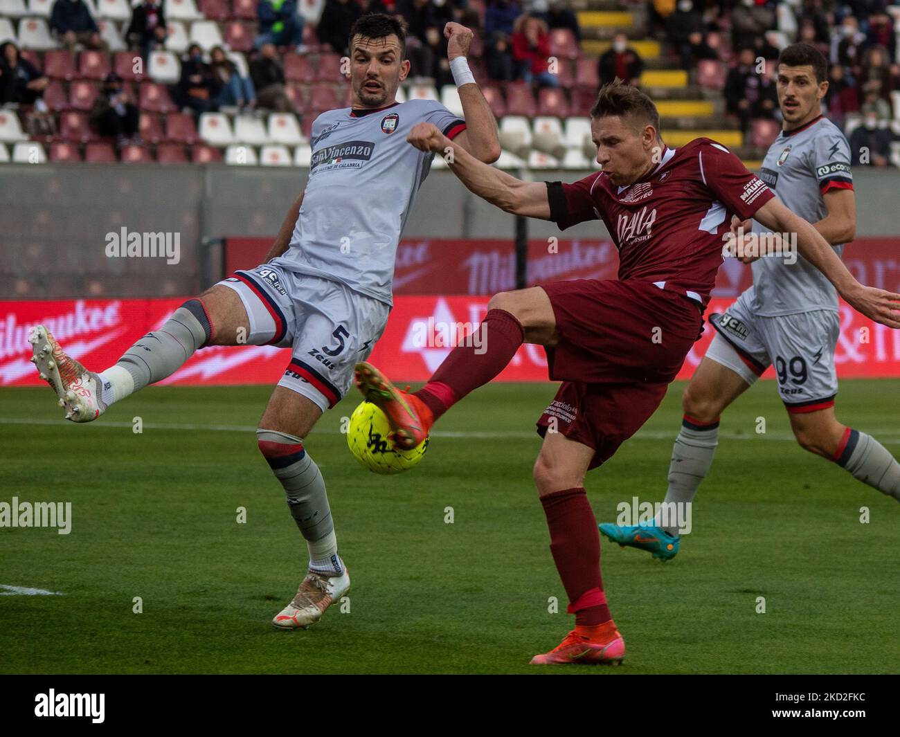 Kupisz Tomasz Reggina, gedreht während des italienischen Fußballmatches der Serie B Reggina 1914 gegen FC Crotone am 12. Februar 2022 im Stadio Oreste Granillo in Reggio Calabria, Italien (Foto von Valentina Giannettoni/LiveMedia/NurPhoto) Stockfoto