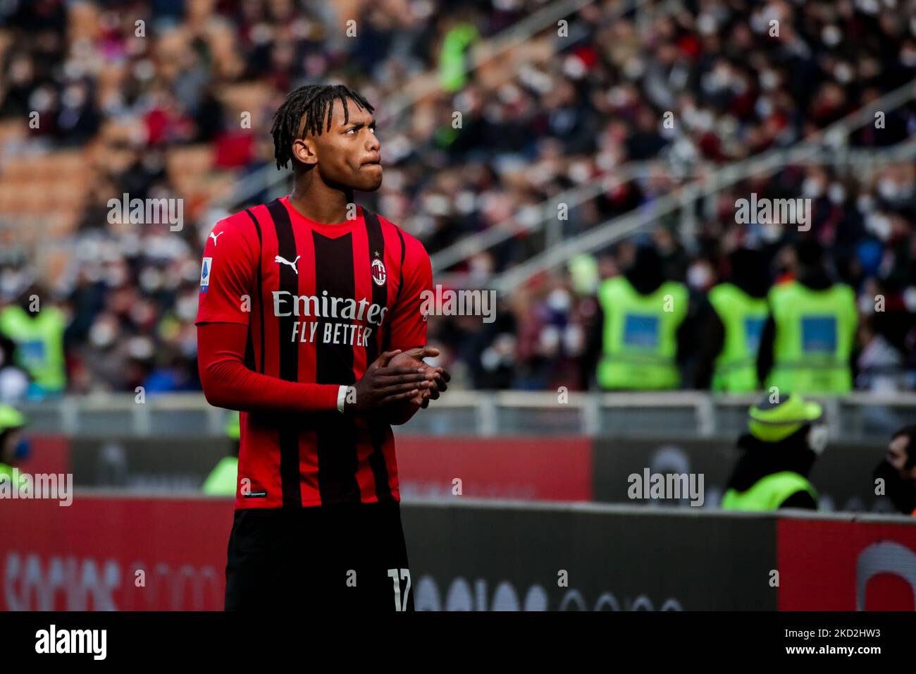 Rafael Leao vom AC Mailand in Aktion während des Fußballspiels der Serie A Fußballspiel der Serie A zwischen AC Mailand und UC Sampdoria am 13. Februar 2022 im San Siro Stadium in Mailand, Italien. (Foto von Mairo Cinquetti/NurPhoto) Stockfoto