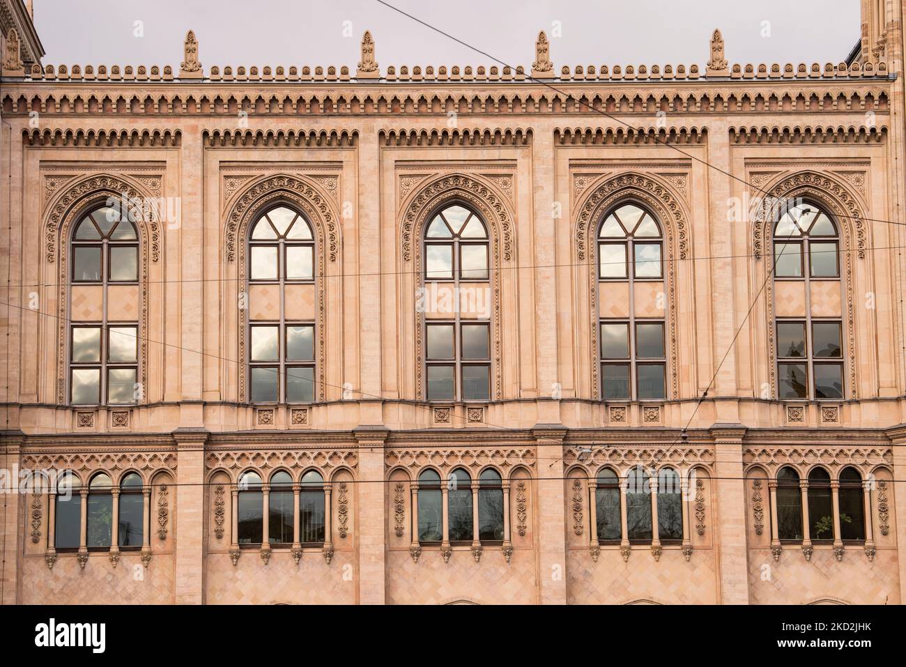 München, Deutschland - Dezember 20,2021: Blick auf die Bauarchitektur der Bezirksregierung von Oberbayern. Stockfoto