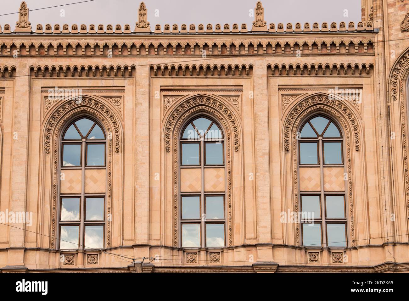 München, Deutschland - Dezember 20,2021: Blick auf die Bauarchitektur der Bezirksregierung von Oberbayern. Stockfoto