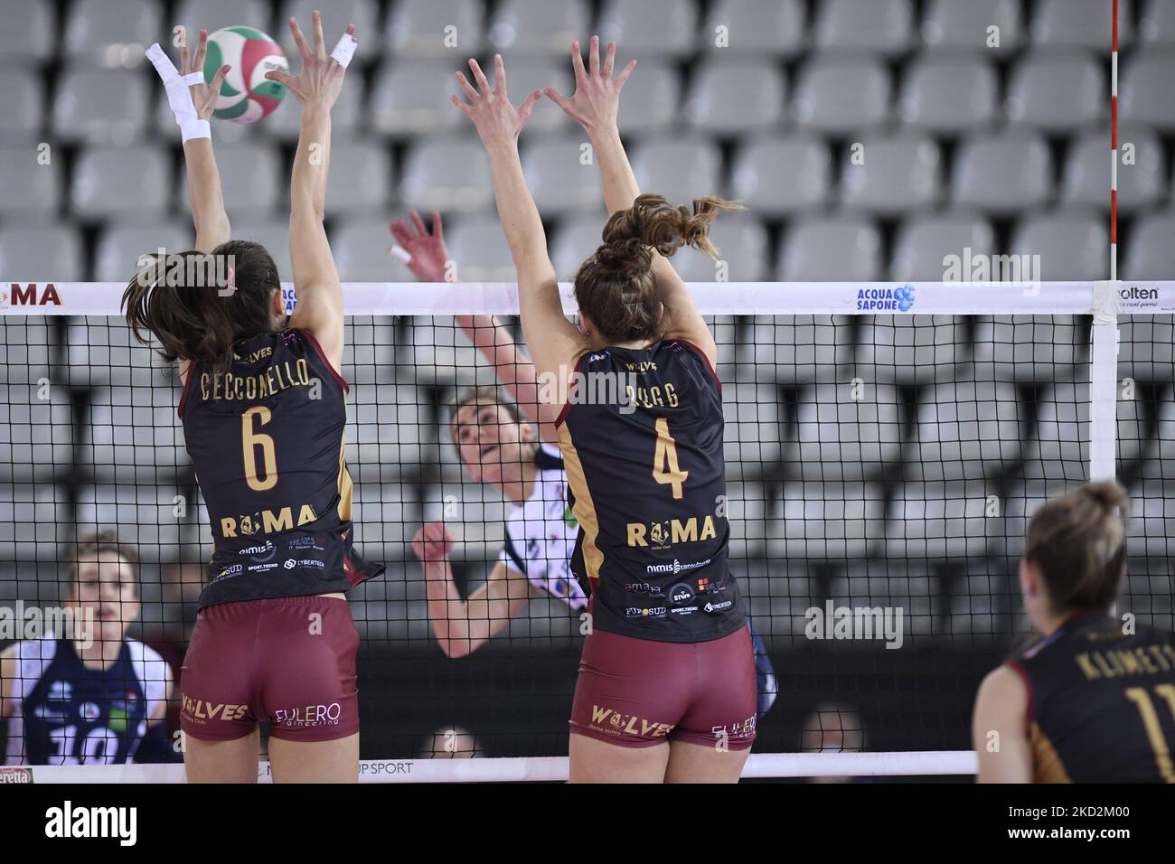 Agnese Cecconello von Acqua &amp; Sapone Roma Volley während des Women's Volleyball Championship Series A1 Matches zwischen Acqua &amp; Sapone Volley Roma und der reale Mutua Genera Chieri Volley im PalaEur, 13.. Februar 2022 in Rom, Italien. (Foto von Gennaro Masi/LiveMedia/NurPhoto) Stockfoto