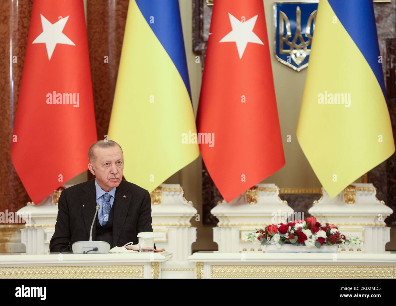 Der türkische Präsident Recep Tayyip Erdogan wird während seines Besuchs in der Ukraine in Kiew, Ukraine, am 3. Februar 2022, gesehen. (Foto von Sergii Chartschenko/NurPhoto) Stockfoto