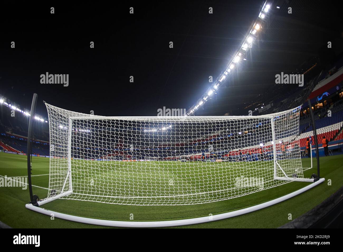 Während der UEFA Champions League-Runde von Sixteen Leg One Match zwischen Paris Saint-Germain und Real Madrid am 15. Februar 2022 im Parc des Princes in Paris, Frankreich. (Foto von Jose Breton/Pics Action/NurPhoto) Stockfoto