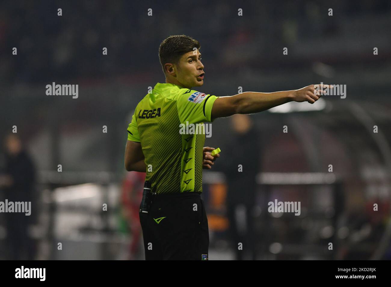 Schiedsrichter Francesco Coso di Reggio Calabia beim Spiel der italienischen Fußball-Serie B US Cremonese gegen Parma Calcio am 15. Februar 2022 im Stadio Giovanni Zini in Cremona, Italien (Foto: Alessio Tarpini/LiveMedia/NurPhoto) Stockfoto