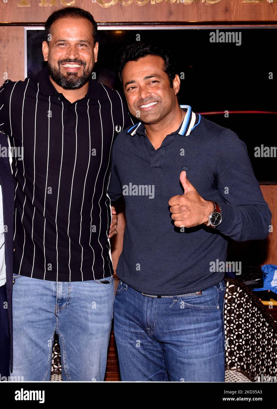 Die indische Tannish-Ikone Leander Paes und der ehemalige Spieler Yusuf Pathan aus dem indischen Cricket-Team bei den Pressekonferenzen während eines freundlichen Cricket-Spiels in Kalkutta am 20,2022. Februar. (Foto von Debajyoti Chakraborty/NurPhoto) Stockfoto