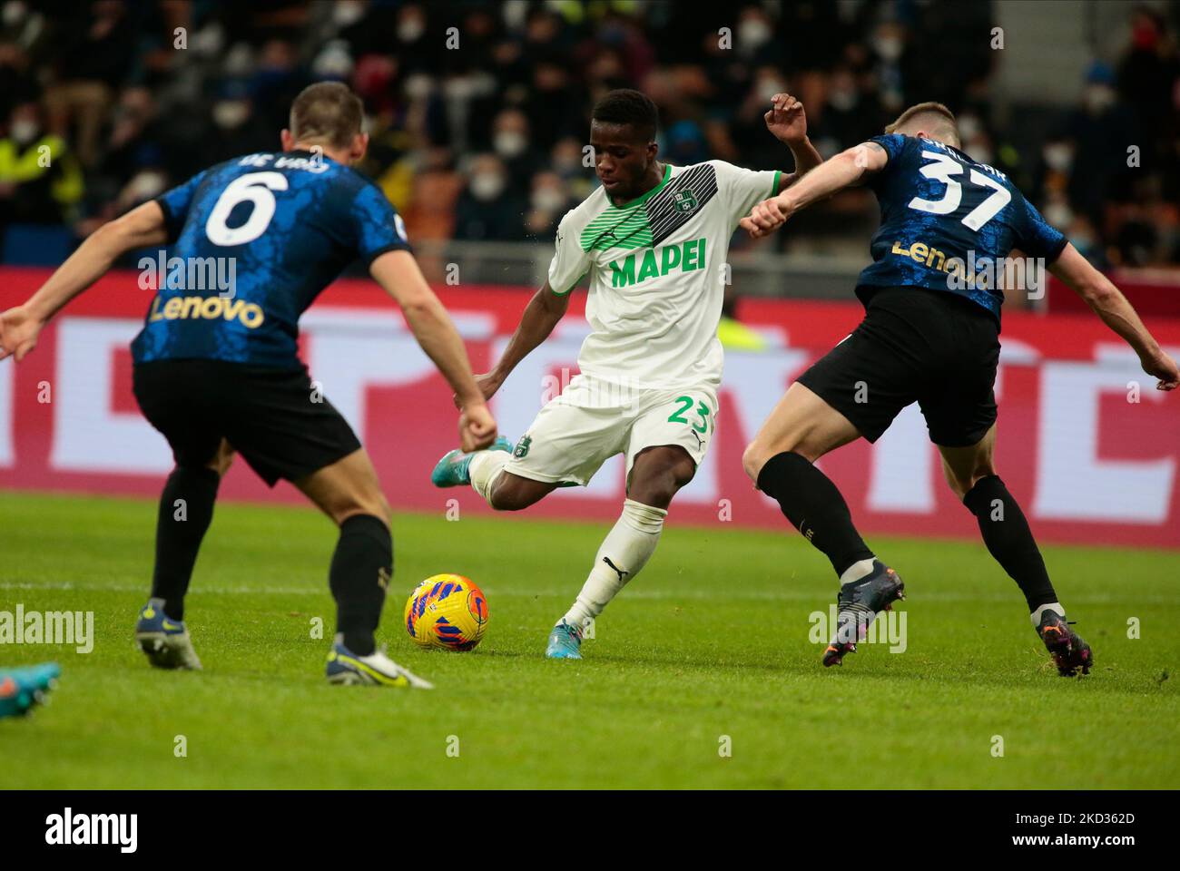 Hamed Junior Traore von US Sassuolo während des Fußballspiels der italienischen Serie A zwischen FC Inter und Sassuolo Calcio am 20. Februar 2022 im Stadion San Siro - Giuseppe Meazza in Mailand, Italien (Foto: Nderim Kaceli/LiveMedia/NurPhoto) Stockfoto