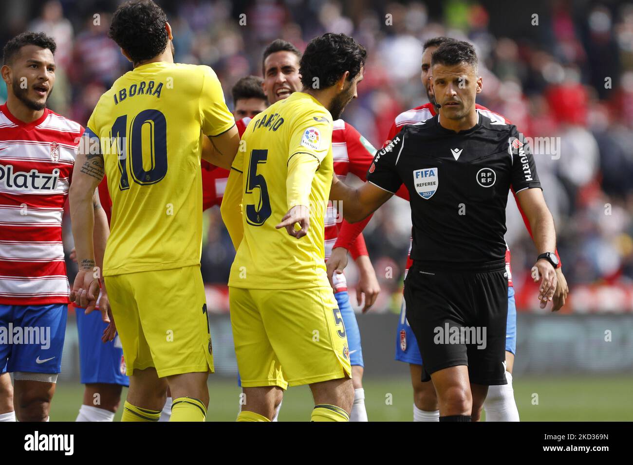 Gil Manzano, Schiedsrichter, während des La Liga-Spiels zwischen Granada CF und Villarreal CF im Stadion Nuevo Los Carmenes am 19. Februar 2022 in Granada, Spanien. (Foto von Ãlex CÃ¡mara/NurPhoto) Stockfoto