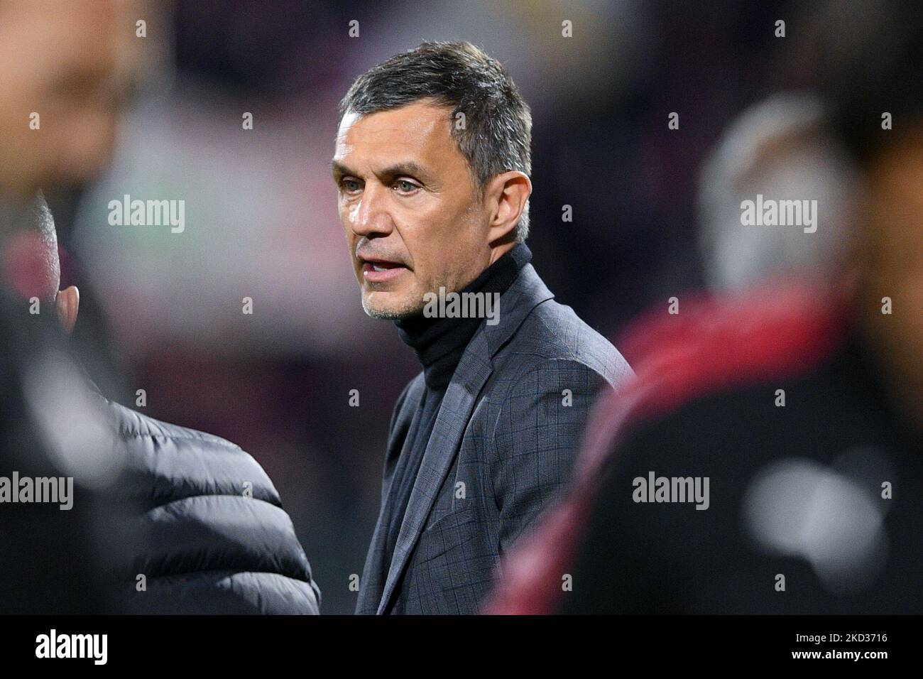 Paolo Maldini vom AC Mailand während des Serie-A-Spiels zwischen der US Salernitana 1919 und dem AC Mailand im Stadio Arechi, Salerno, Italien, am 19. Februar 2022. (Foto von Giuseppe Maffia/NurPhoto) Stockfoto