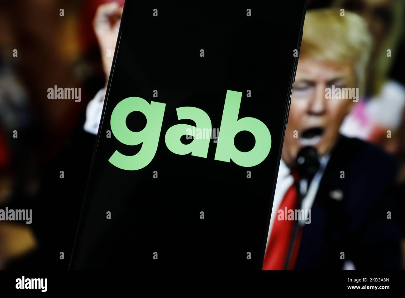 Das gabs alt-Tech Social-Media-Logo mit einem Bild des ehemaligen US-Präsidenten Donald Trump ist auf dieser Fototafel am 23. Februar 2022 in Warschau, Polen, zu sehen. (Foto von STR/NurPhoto) Stockfoto