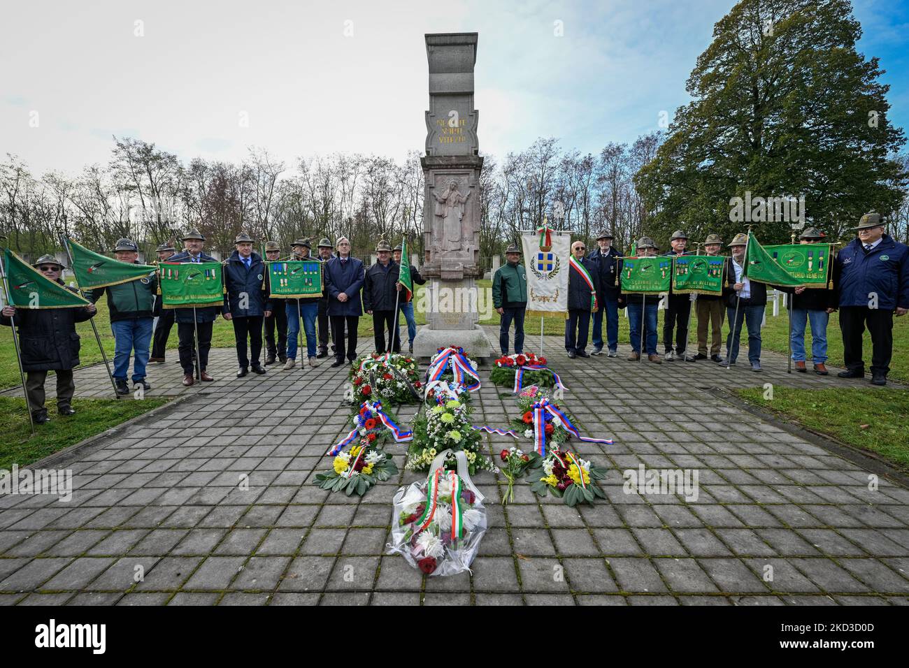 Milovice, Tschechische Republik. 05.. November 2022. Gedenken an die im Ersten Weltkrieg verstorbenen Soldaten auf dem Internationalen Militärfriedhof in Milovice bei Nymburk, 5. November 2022. Hier sind gefangene Italiener, Russen, Serben, Österreicher, Tschechen und Soldaten anderer Nationalitäten begraben. Über 6.000 Soldaten sind hier begraben, Berichten zufolge sind mehr als 5.000 italienische Staatsangehöriger. Quelle: VIT Simanek/CTK Photo/Alamy Live News Stockfoto