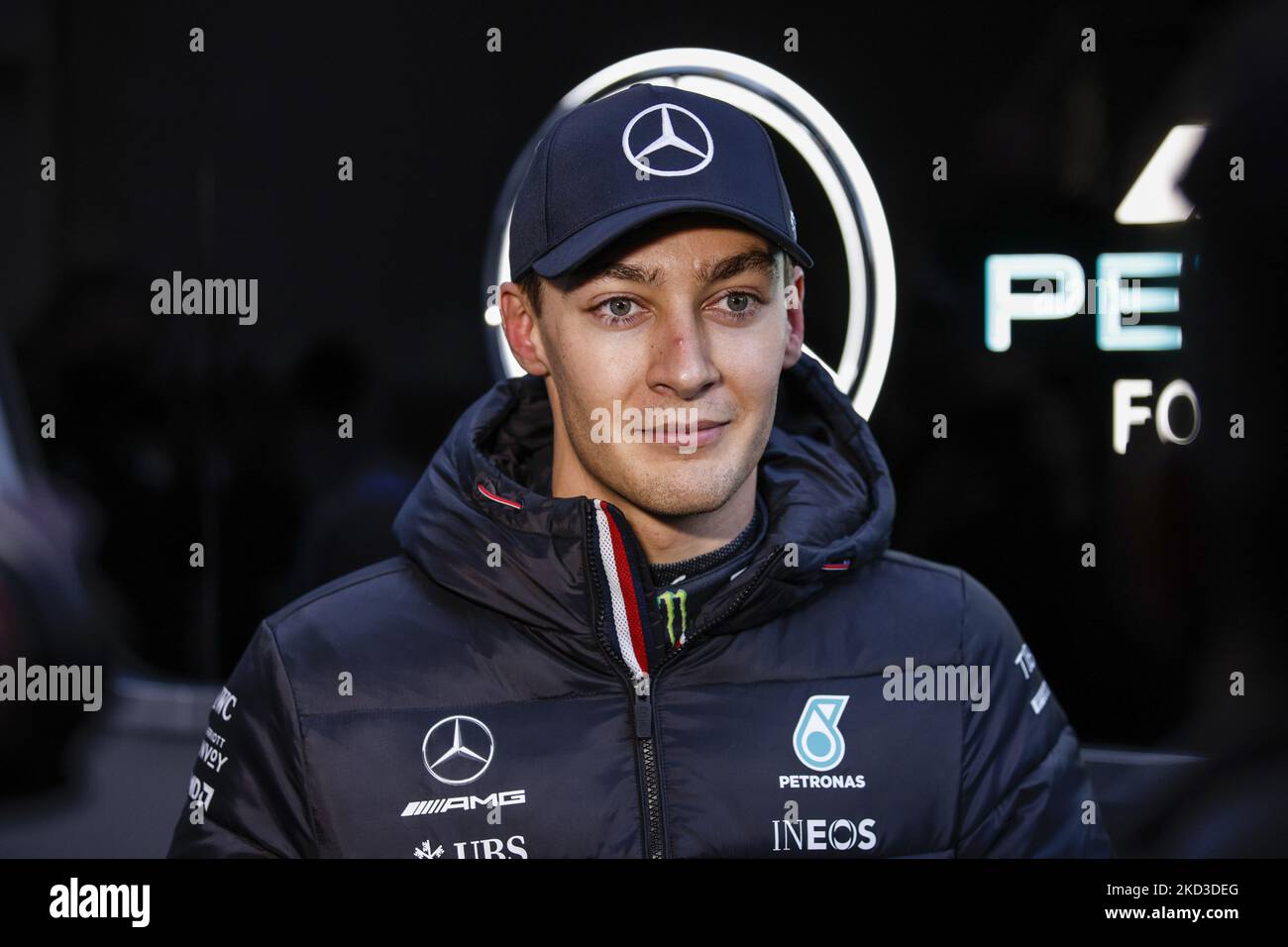 George Russell, Mercedes AMG Petronas Formel-1-Team, Portrait während der Formel 1 Wintertests auf dem Circuit de Barcelona - Catalunya am 24. Februar 2022 in Barcelona, Spanien. (Foto von Xavier Bonilla/NurPhoto) Stockfoto