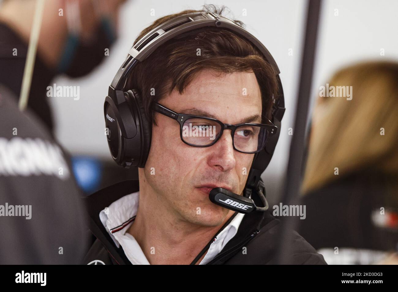Toto Wolff, Teamchef & CEO Mercedes AMG Petronas Formel-1-Team, Portrait während der Formel 1 Wintertests auf dem Circuit de Barcelona - Catalunya am 24. Februar 2022 in Barcelona, Spanien. (Foto von Xavier Bonilla/NurPhoto) Stockfoto