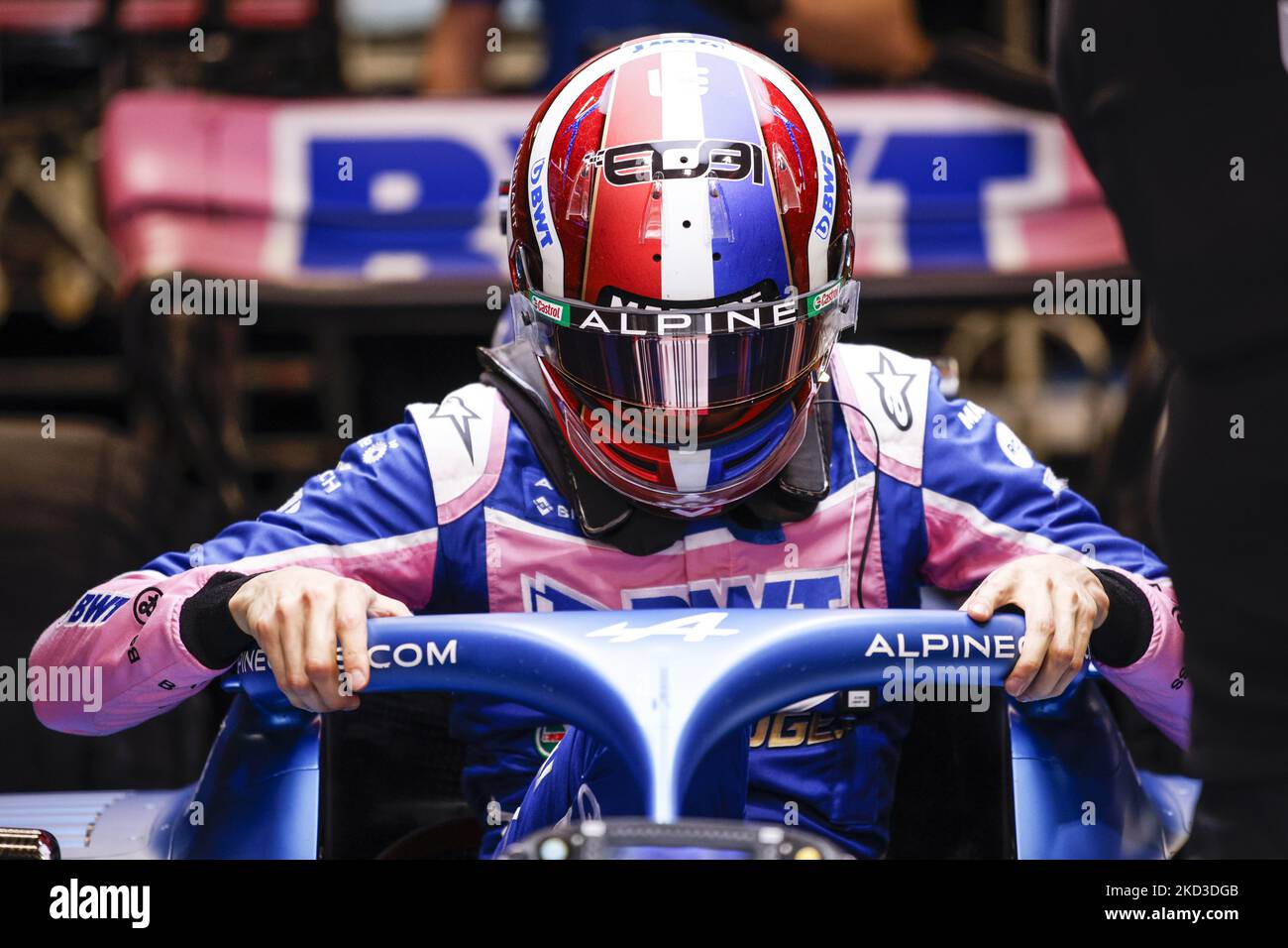 Esteban Ocon, BTW Alpine F1 Team, Portrait während der Formel 1 Wintertests auf dem Circuit de Barcelona - Catalunya am 24. Februar 2022 in Barcelona, Spanien. (Foto von Xavier Bonilla/NurPhoto) Stockfoto