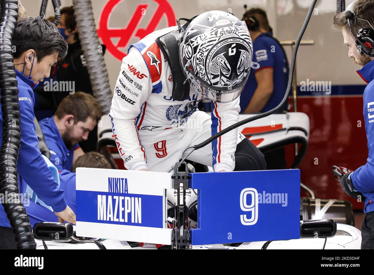 Nikita Mazepin, Uralkali Haas F1 Team, während der Formel 1 Wintertests auf dem Circuit de Barcelona - Catalunya am 24. Februar 2022 in Barcelona, Spanien. (Foto von Xavier Bonilla/NurPhoto) Stockfoto