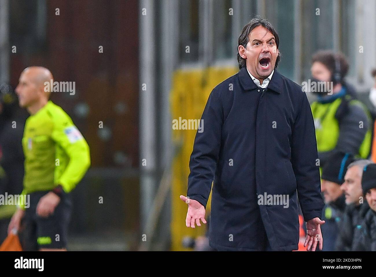 Simone Inzaghi (Inter) Cheftrainer beim spiel der italienischen Fußballserie A Genua CFC gegen Inter - FC Internazionale am 25. Februar 2022 im Luigi Ferraris Stadion in Genua, Italien (Foto: Danilo Vigo/LiveMedia/NurPhoto) Stockfoto