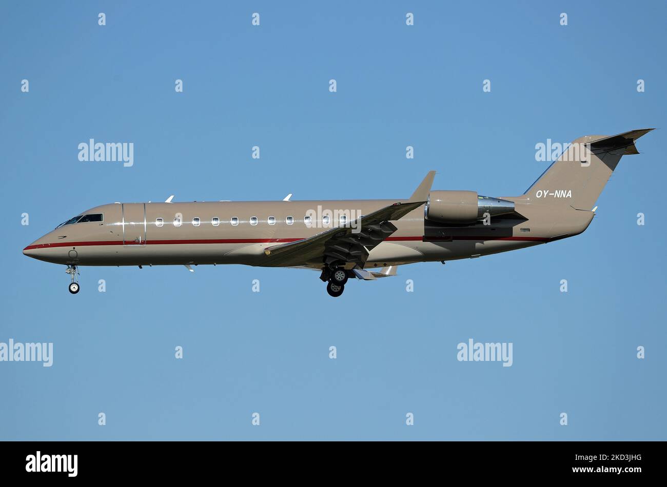 Mitsubishi Challenger 850 von Execujet Scandinavia, bereitet sich auf die Landung am Flughafen Barcelona am 10.. februar 2022 in Barcelona vor. -- (Foto von Urbanandsport/NurPhoto) Stockfoto