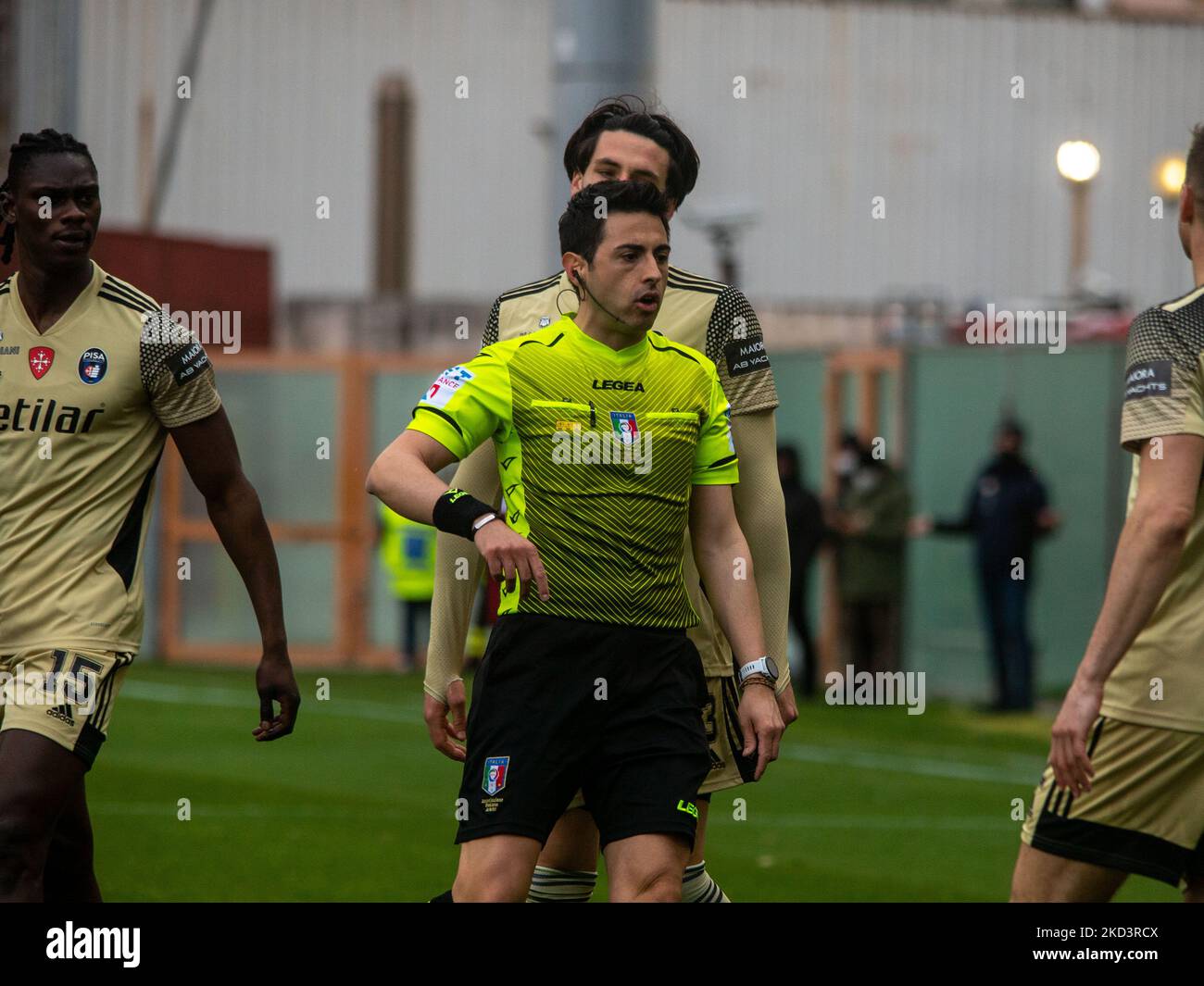 Luca Massimini refree während des italienischen Fußballspiel der Serie B Reggina 1914 gegen AC Pisa am 27. Februar 2022 im Stadio Oreste Granillo in Reggio Calabria, Italien (Foto: Valentina Giannettoni/LiveMedia/NurPhoto) Stockfoto