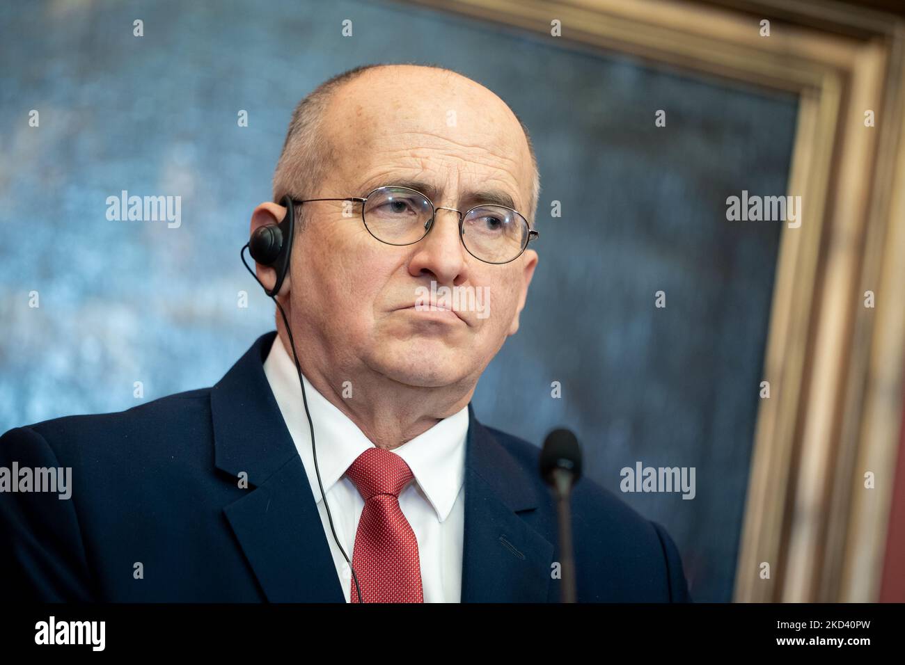 Zbigniew Rau während der Pressekonferenz nach dem Treffen der Außenminister des Weimarer Dreiecks (Polen, Deutschland und Frankreich) im Herbst-Palast in Lodz, Polen, am 1. März 2022 (Foto: Mateusz Wlodarczyk/NurPhoto) Stockfoto