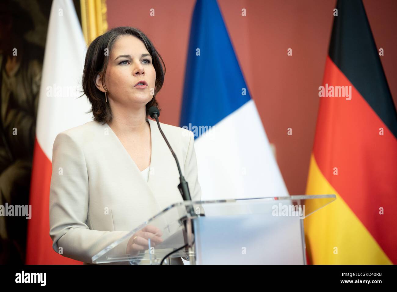 Annalena Baerbock während der Pressekonferenz nach dem Treffen der Außenminister des Weimarer Dreiecks (Polen, Deutschland und Frankreich) im Herbst-Palast in Lodz, Polen, am 1. März 2022 (Foto: Mateusz Wlodarczyk/NurPhoto) Stockfoto