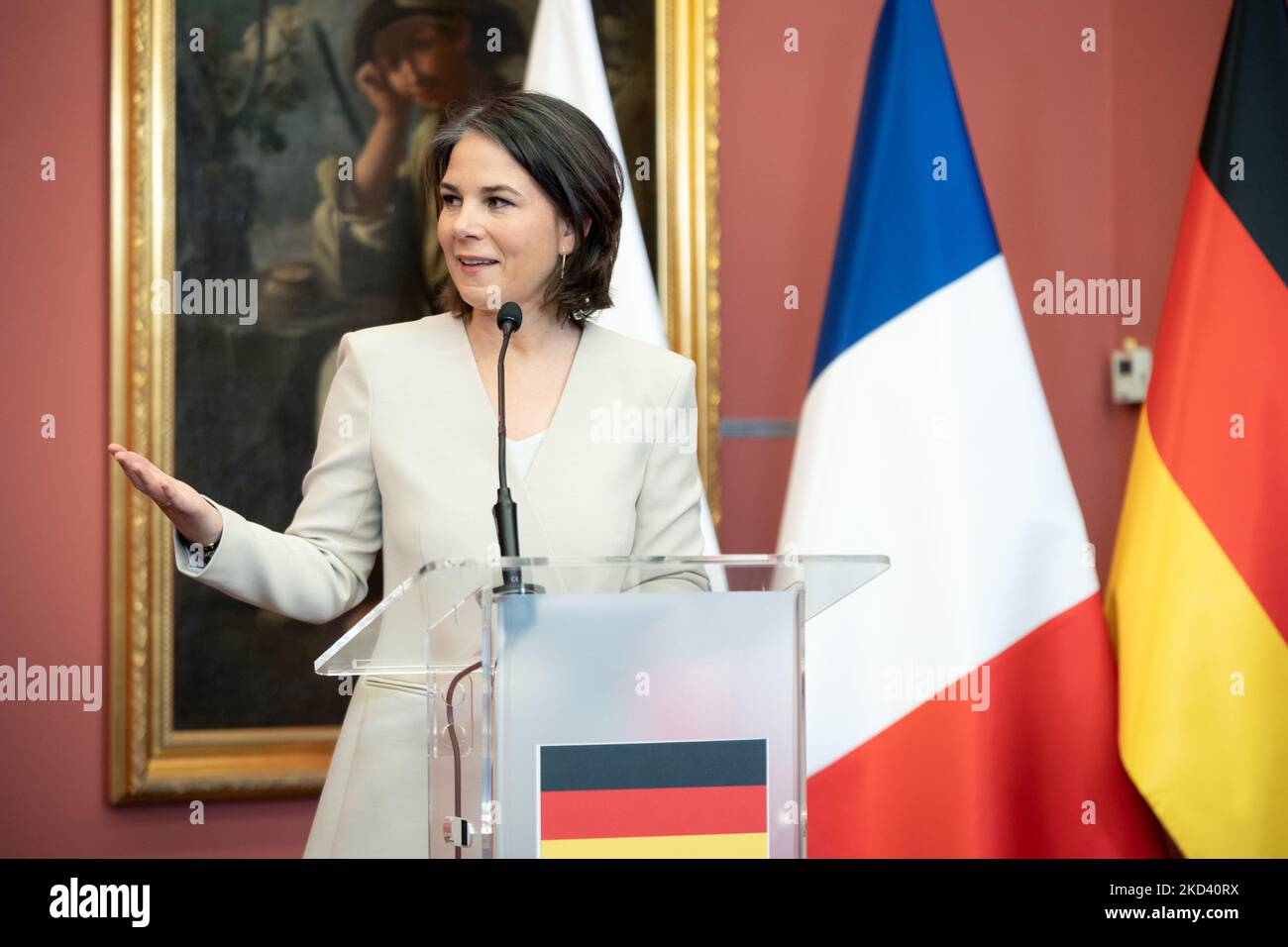 Annalena Baerbock während der Pressekonferenz nach dem Treffen der Außenminister des Weimarer Dreiecks (Polen, Deutschland und Frankreich) im Herbst-Palast in Lodz, Polen, am 1. März 2022 (Foto: Mateusz Wlodarczyk/NurPhoto) Stockfoto