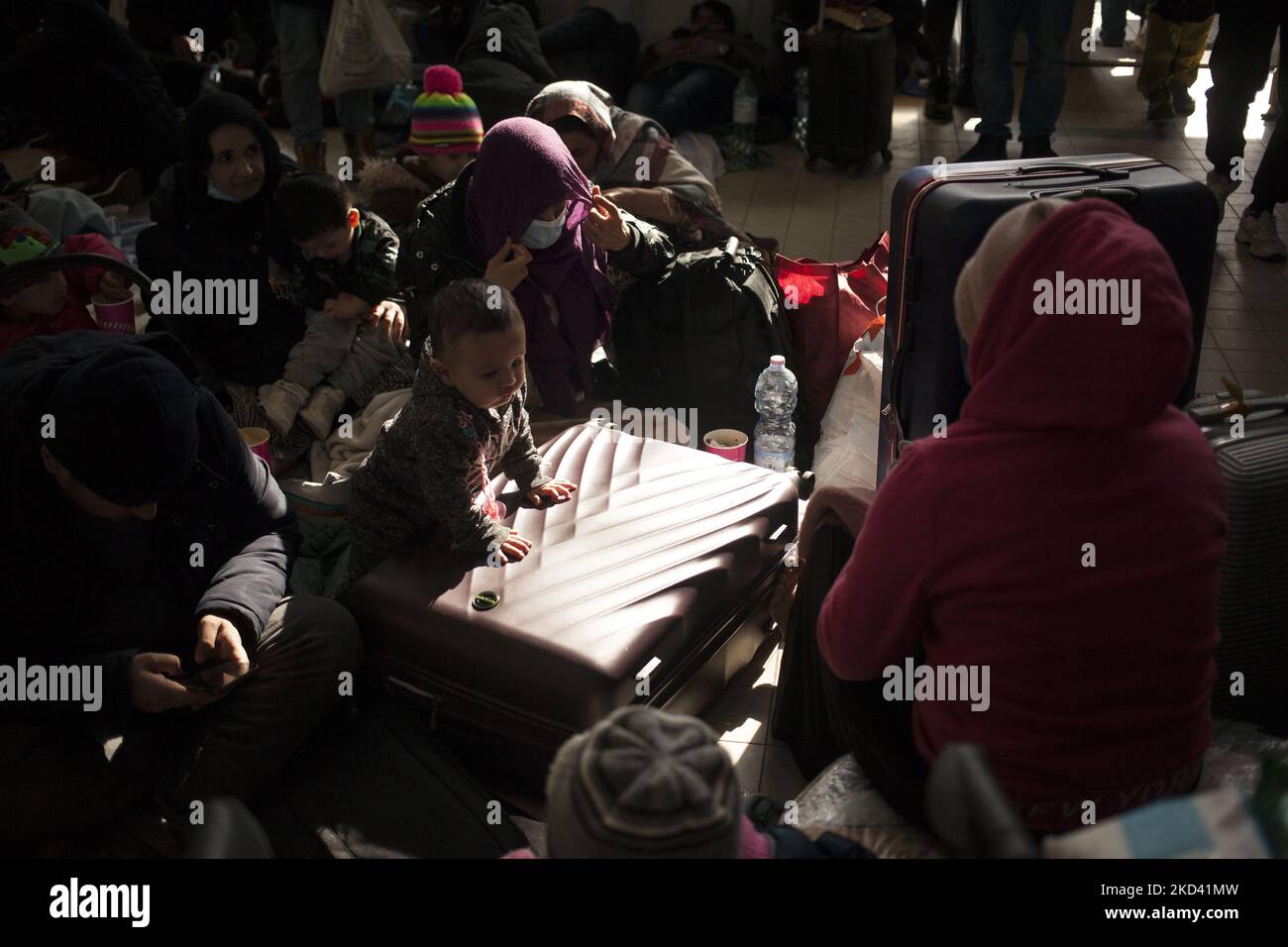 Ukrainische Flüchtlinge kommen am 1. März 2022 in Przemysl, Polen. (Foto von Maciej Luczniewski/NurPhoto) Stockfoto