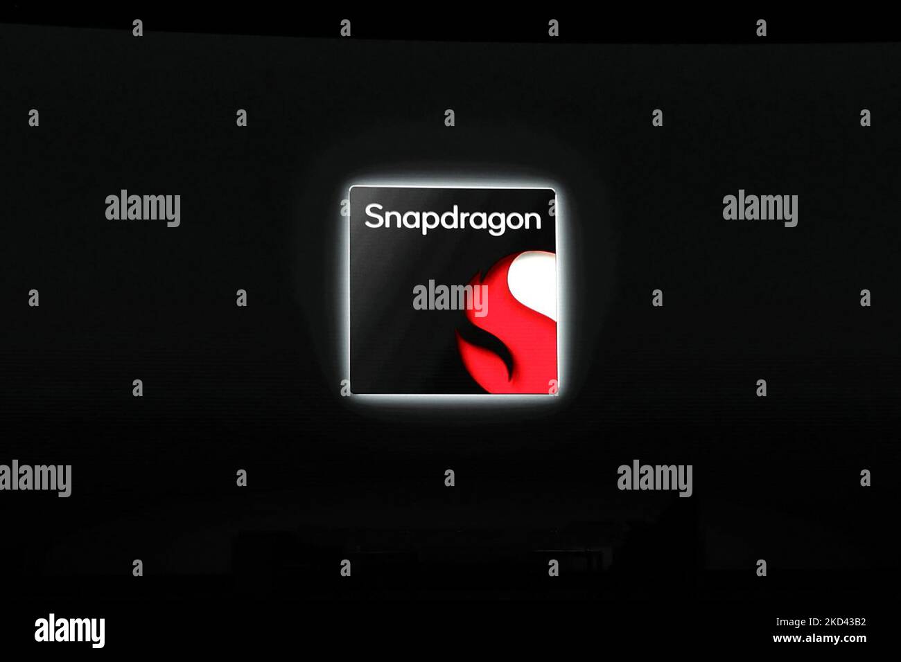 Snapdragon-Logo auf dem Mobile World Congress (MWC) Barcelona, am 1. März 2022 in Barcelona, Spanien. (Foto von Joan Cros/NurPhoto) Stockfoto