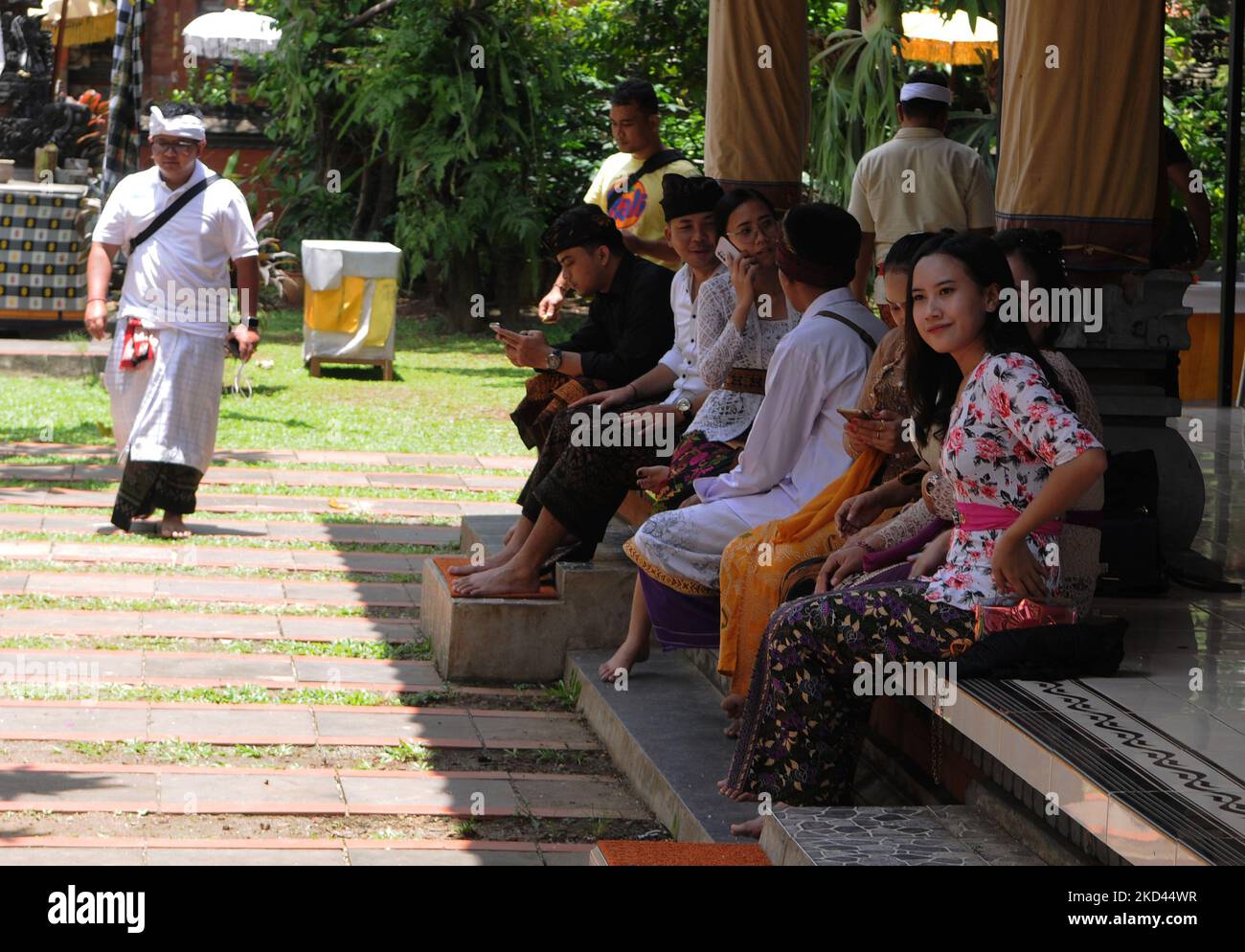 Hindus führen am 03. März 2022 im Aditya Jaya-Tempel in Jakarta, Indonesien, Nyepi-Verehrung durch. Foto von Dasril Roszandi/NurPhoto) Stockfoto