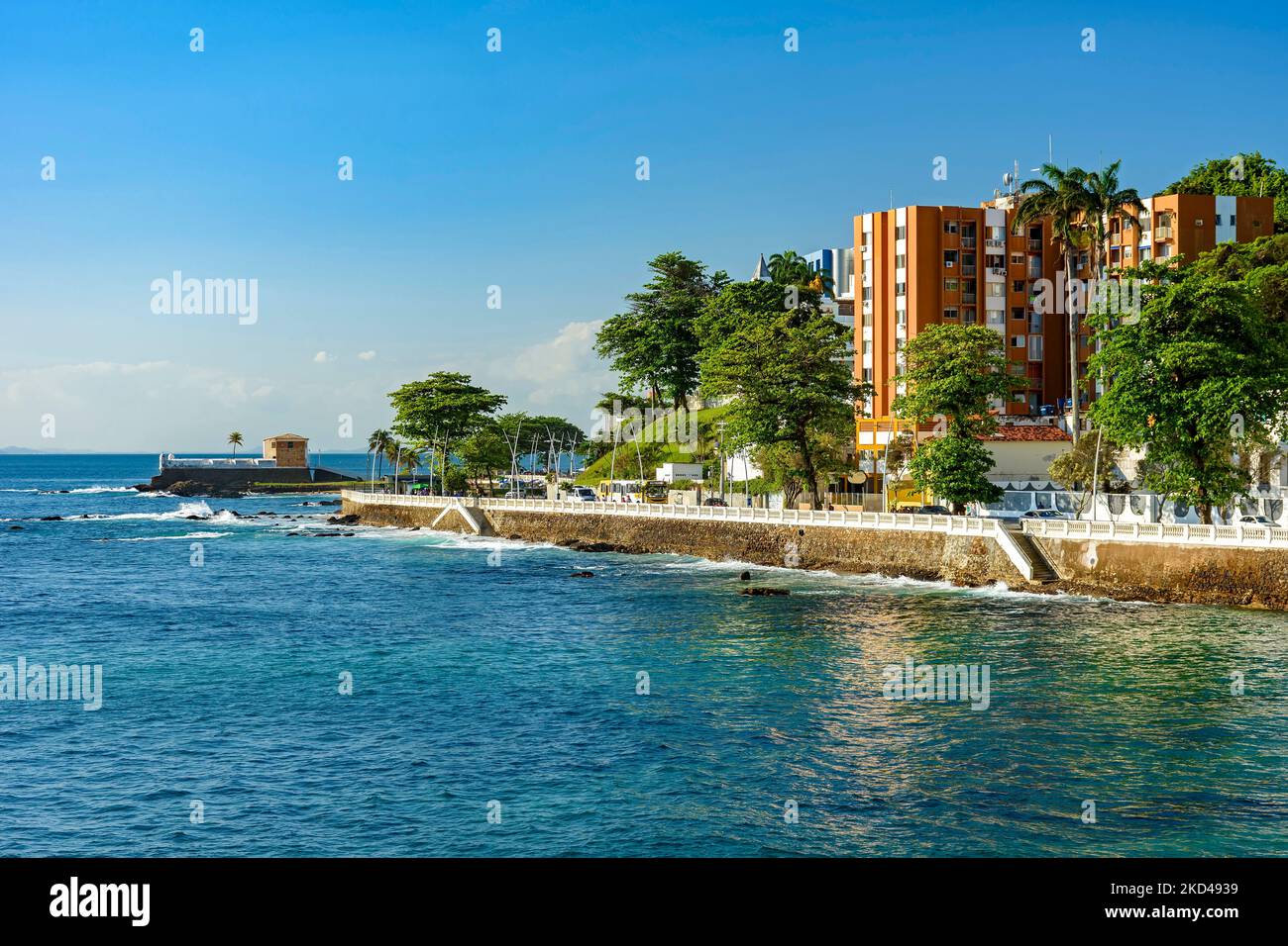 Berühmte Allee in der Stadt Salvador in Bahia am Rande des Meeres in einem der wichtigsten touristischen Orte der Stadt Stockfoto