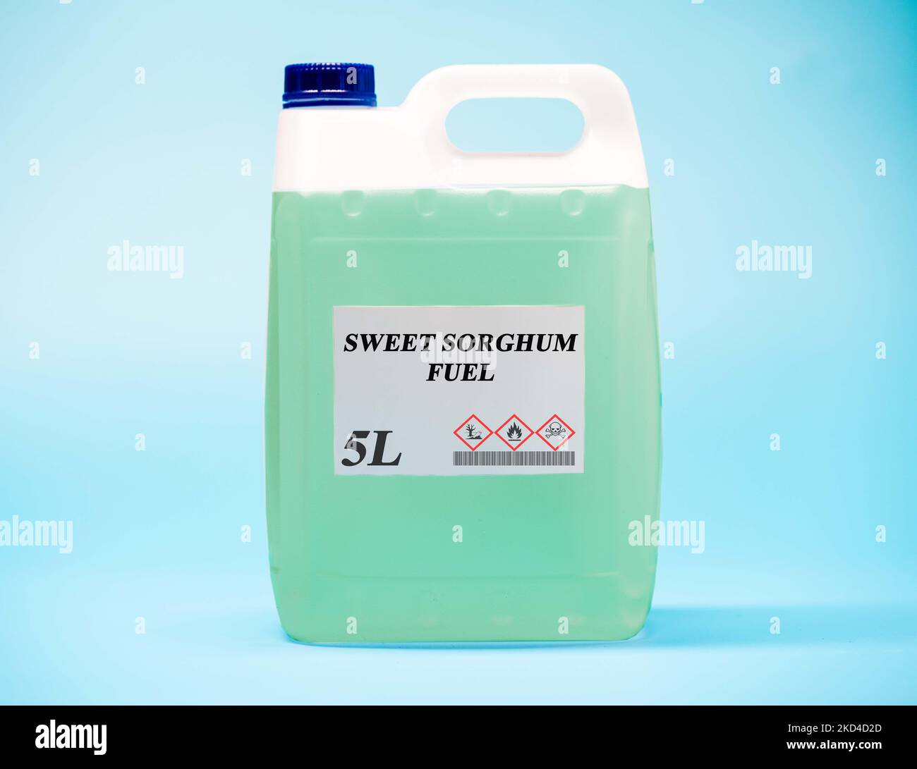 Kanister mit süßem Sorghum-Kraftstoff Stockfoto