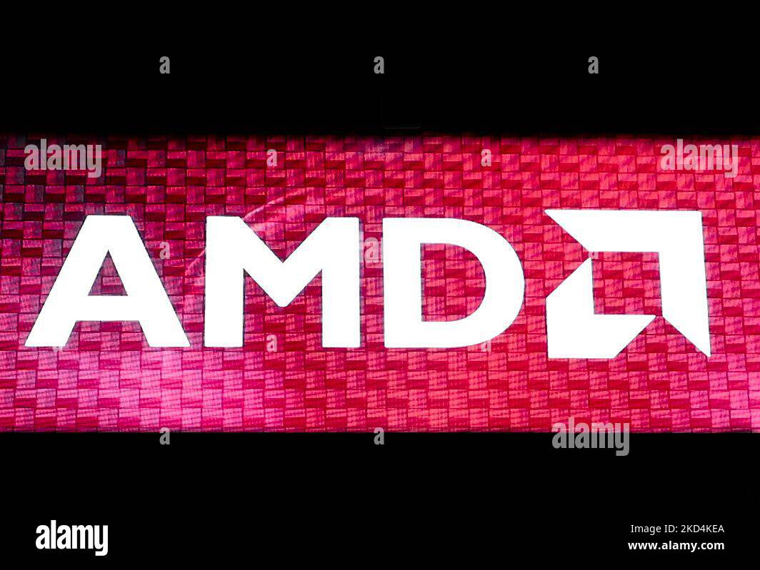 AMD-Logo wurde auf dem AMD-Stand während des Mobile World Congress (MWC) ausgestellt, der größten Fachmesse der Branche mit den Schwerpunkten Mobile Devices, 5G, IOT, AI und Big Data, die am 3. März 2022 in Barcelona, Spanien, gefeiert wurde. (Foto von Joan Cros/NurPhoto) Stockfoto