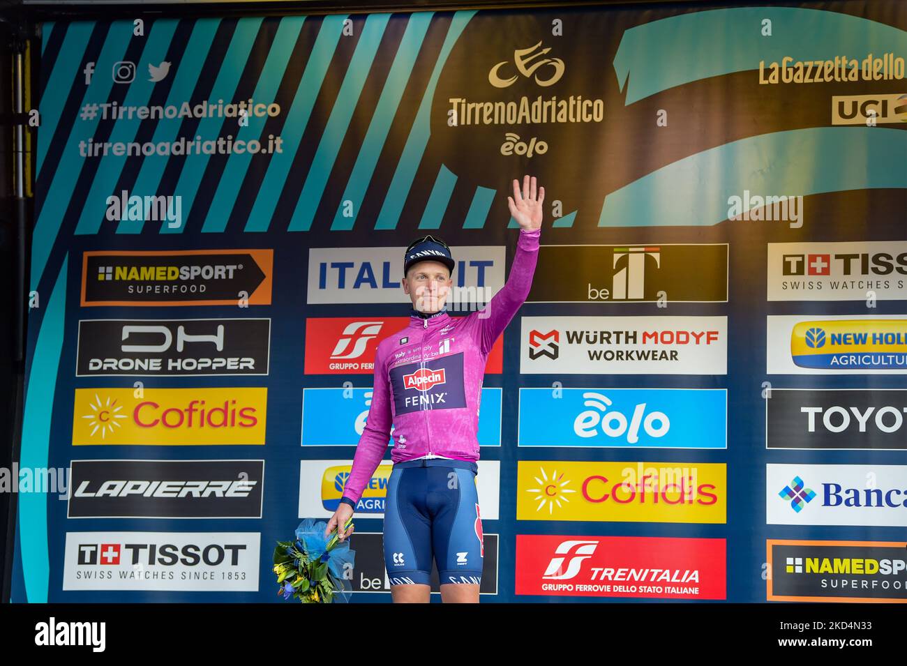 Die dritte Etappe des Tirreno Adriatica von Murlo nach Terni, gewonnen von Ewan Caleb. In Terni, 9. März 2022. (Foto von Riccardo Fabi/NurPhoto) Stockfoto