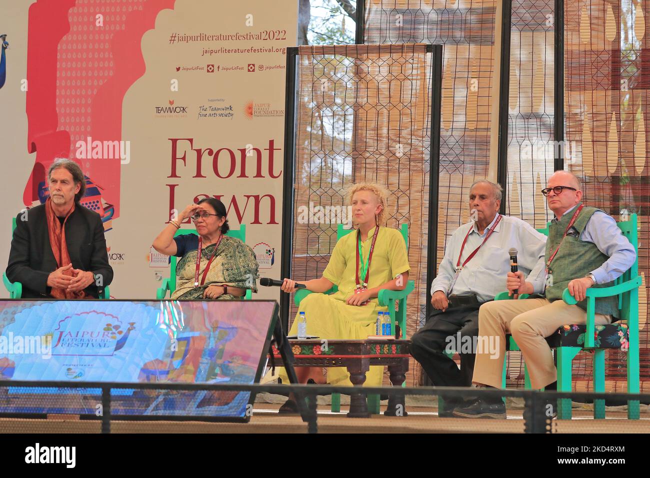Hans Jacob Frydenlund, Shaheen Anam, Chandrakant Singh und Walter J. Lindner im Gespräch mit Hannah Ellis-Petersen bei einer Sitzung während des Jaipur Literaturfestivals 2022 in Jaipur, Rajasthan, Indien, am Donnerstag, März 10,2022. (Foto von Vishal Bhatnagar/NurPhoto) Stockfoto
