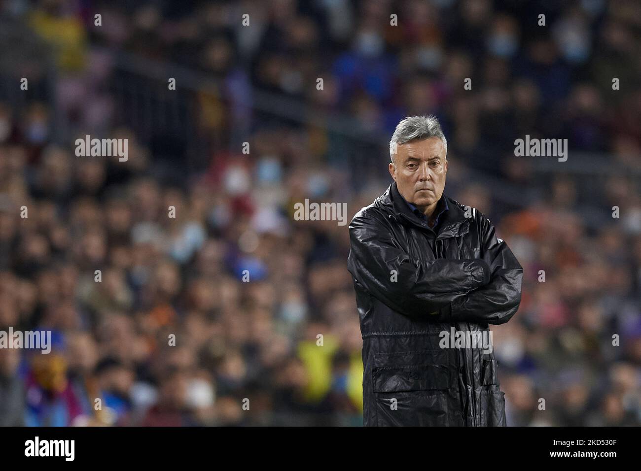 Domenec Torrent Cheftrainer von Galatasaray schaut während der UEFA Europa League Runde von 16 Leg One Spiel zwischen dem FC Barcelona und Galatasaray im Camp Nou am 10. März 2022 in Barcelona, Spanien. (Foto von Jose Breton/Pics Action/NurPhoto) Stockfoto