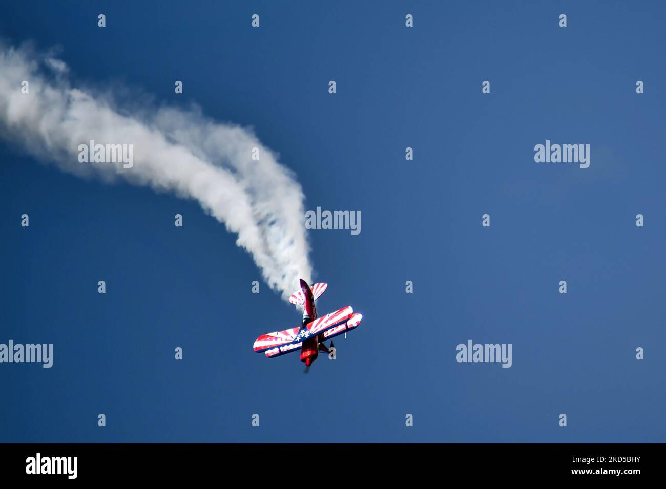 Flugtage - Air Show Wesel. Schnelllebiger Kunstflug, echte Vintage-Flugzeuge, riesige Modelle und spektakuläre Vorführungen. Stockfoto