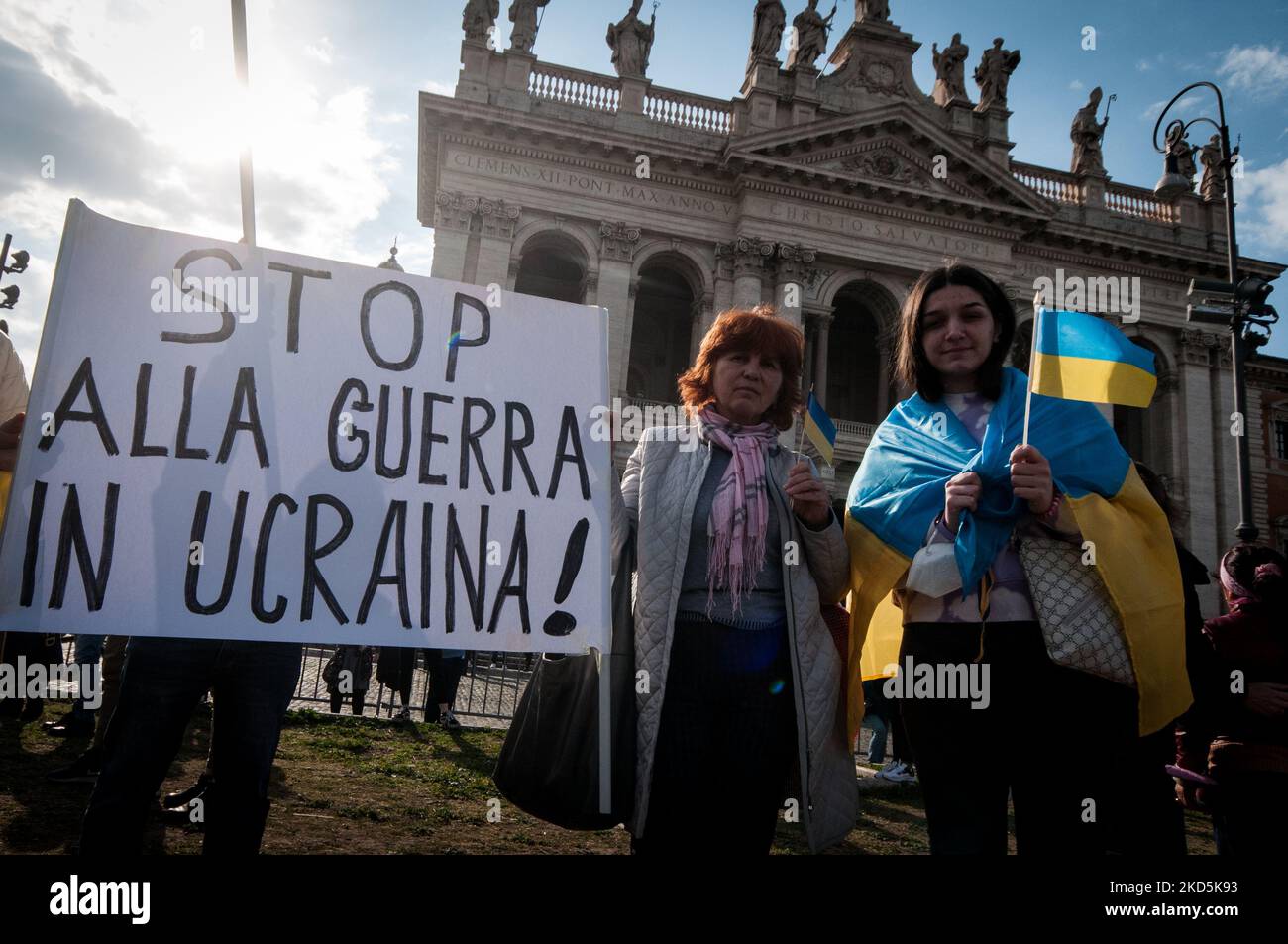Am 20. März 2022 wird in Rom, Italien, an einer Demonstration auf der Piazza San Giovanni für den Frieden gegen die russische Invasion in der Ukraine teilgenommen. (Foto von Andrea Ronchini/NurPhoto) Stockfoto
