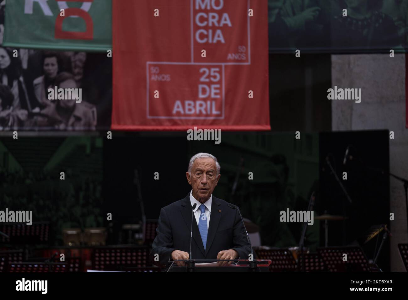 Marcelo Rebelo de Sousa, Präsident der Republik, spricht bei den gedenkfeiern zum 50.. Jahrestag der Aprilrevolution vom 25.. März 23 2022 in Lissabon, Portugal. Eröffnungssitzung der gedenkfeiern zum 50.. Jahrestag der Aprilrevolution von 25. mit Anwesenheit des Präsidenten der Republik, Marcelo Rebelo de Sousa, des Premierministers, António Costa, und des Präsidenten der Versammlung der Republik, Eduardo Ferro Rodrigues. (Foto von Nuno Cruz/NurPhoto) Stockfoto