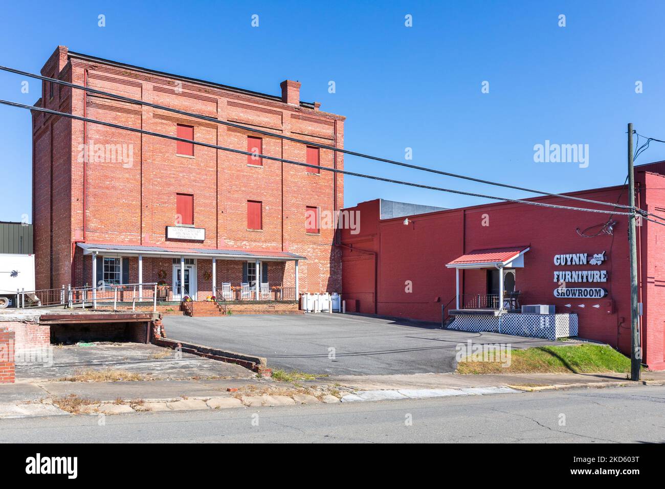 GALAX, VIRGINIA, USA15 OCTOBER 2022 Guynn Furniture Showroom Buildings Stockfotografie Alamy
