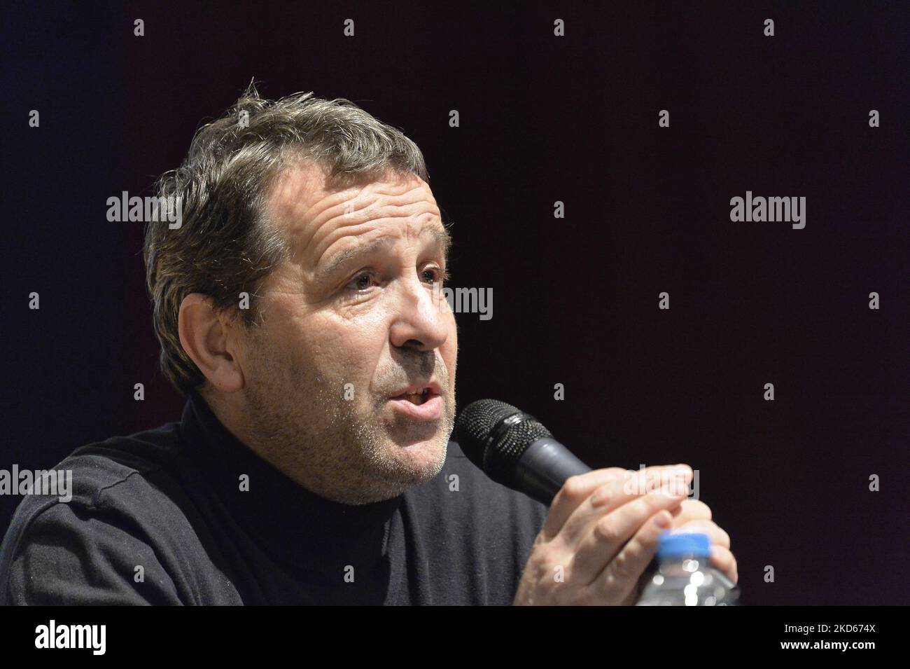 Präsident FNMDP „Maison des Potes“ Samuel Thomas nimmt an der Sitzung „Medienkonzentration tötet Demokratie – Stopp Bollore“ am 18. März 2022 in Paris Teil (Foto: Daniel Pier/NurPhoto) Stockfoto