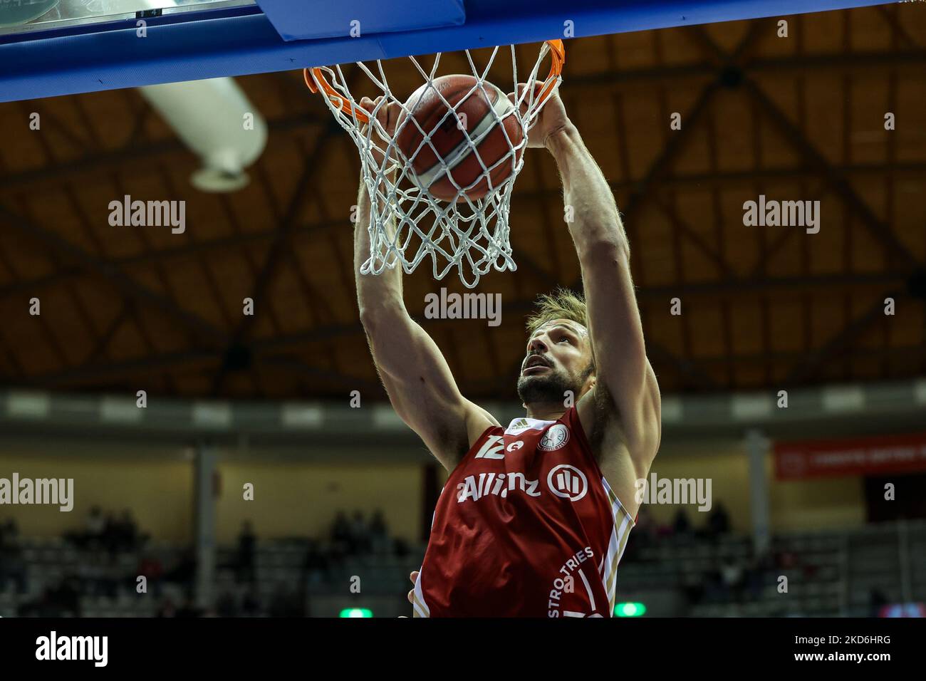 Allianz pallacanestro triest gegen virtus segafredo bologna Fotos und