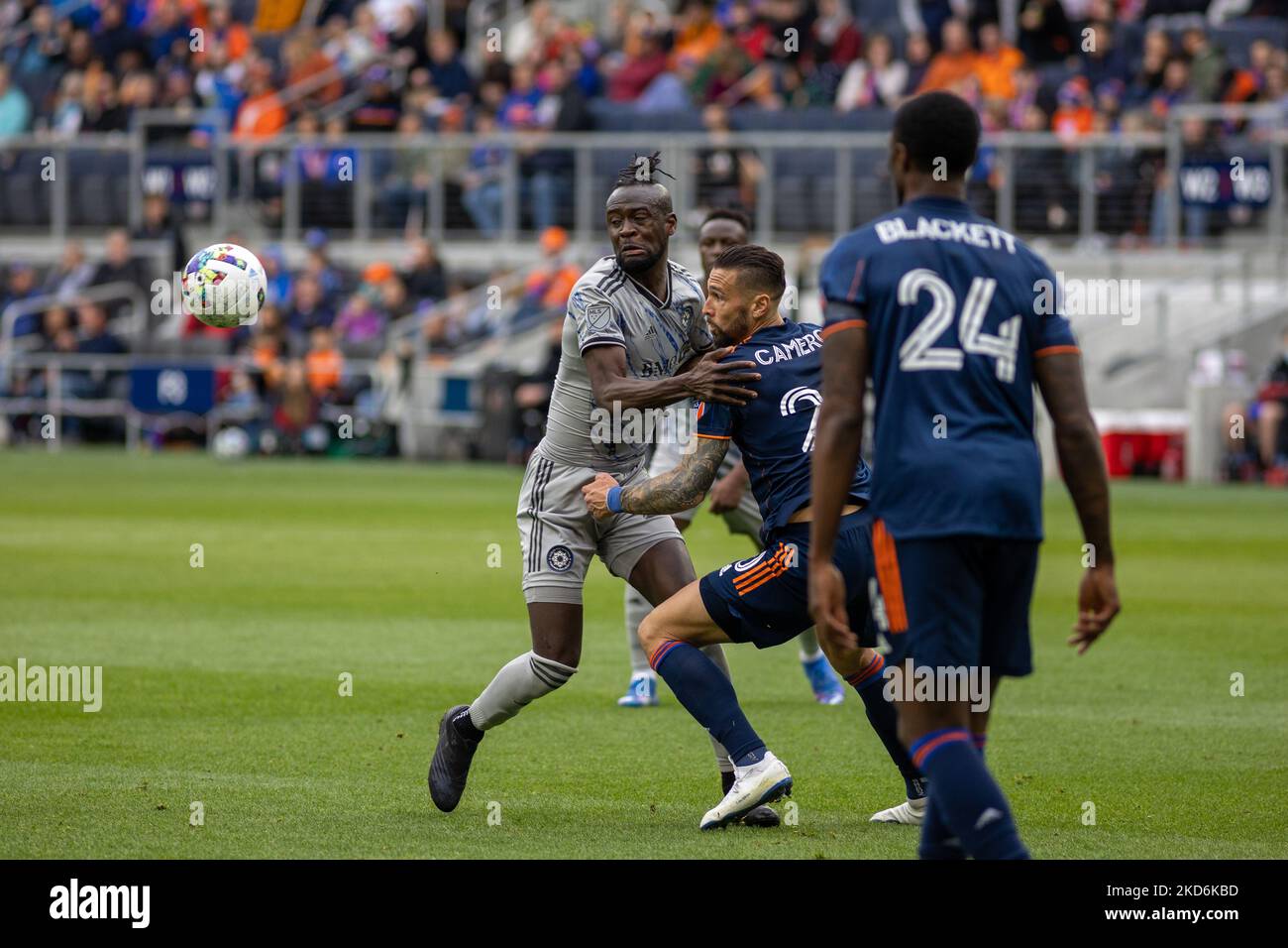 Während eines Fußballspiels der Major League zwischen dem FC Cincinnati und CF Montréal im TQL Stadium in Cincinnati, Ohio. Samstag, 2. April 2022. Montreal besiegte Cincinnati 4:3. (Foto von Jason Whitman/NurPhoto) Stockfoto