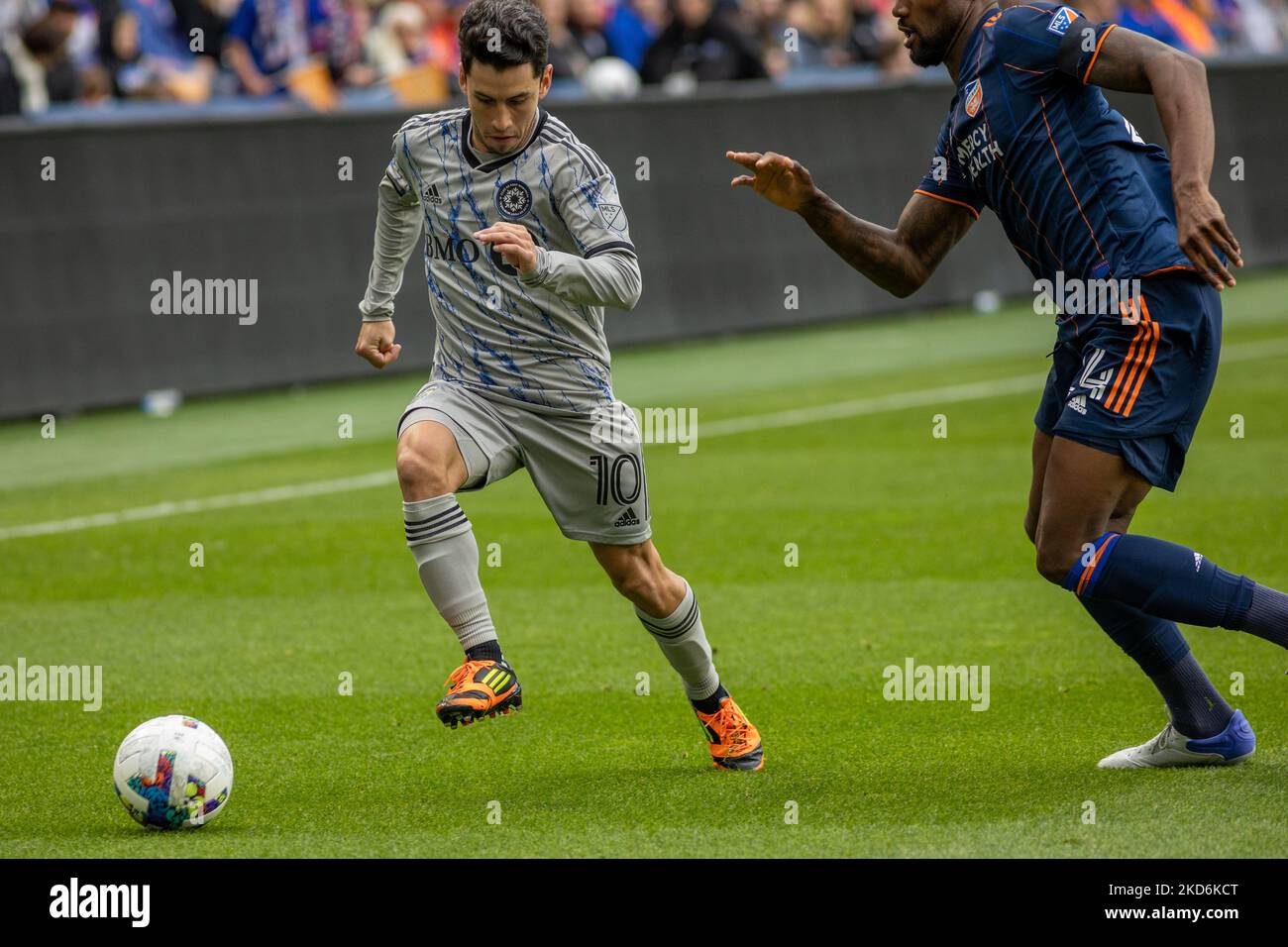 Während eines Fußballspiels der Major League zwischen dem FC Cincinnati und CF Montréal im TQL Stadium in Cincinnati, Ohio. Samstag, 2. April 2022. Montreal besiegte Cincinnati 4:3. (Foto von Jason Whitman/NurPhoto) Stockfoto