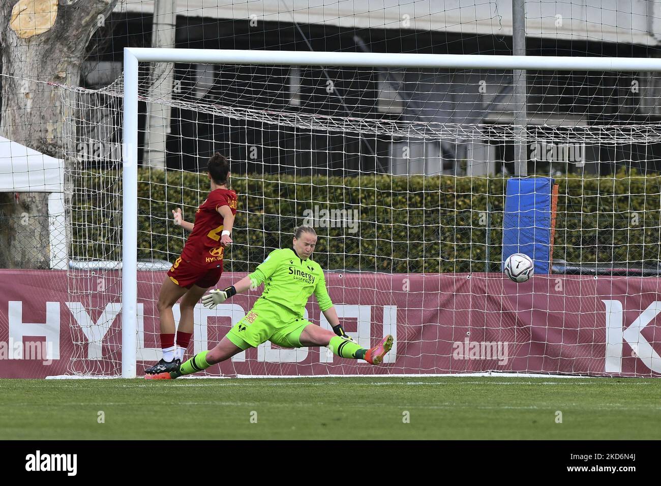 Während der 19. Tage der Serie A Meisterschaft zwischen A.S. Roma Frauen und Hellas Verona Frauen im stadio Tre Fontane am 2.. April, 2022 in Rom, Italien. (Foto von Domenico Cippitelli/LiveMedia/NurPhoto) Stockfoto