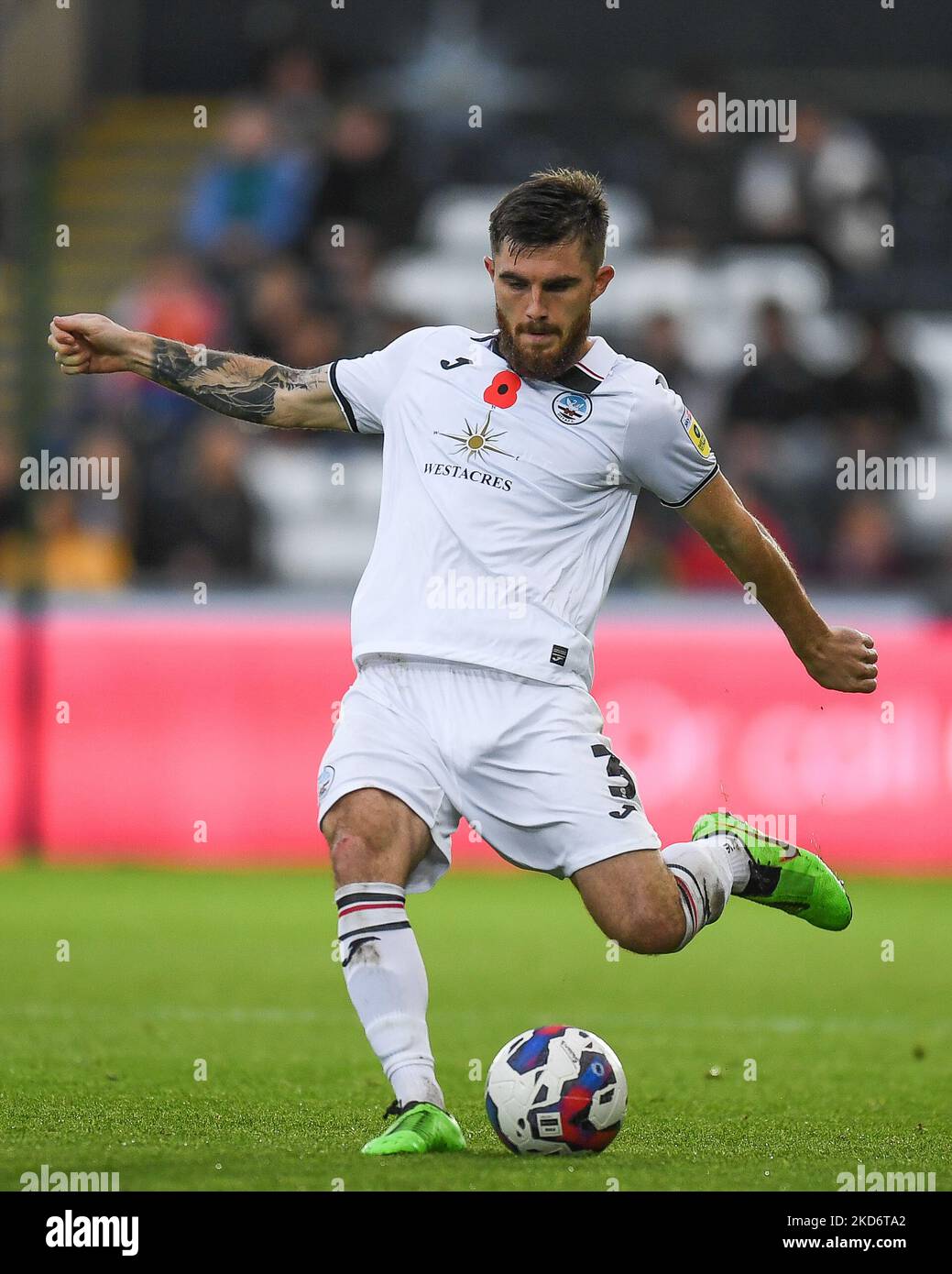 Ryan Manning #3 von Swansea City während des Sky Bet Championship-Spiels Swansea City gegen Wigan Athletic im Swansea.com Stadium, Swansea, Großbritannien, 5.. November 2022 (Foto von Mike Jones/News Images) Stockfoto