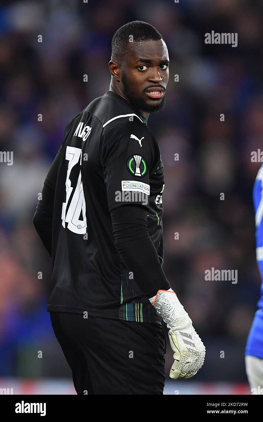 Yvon Mvogo vom PSV Eindhoven während des UEFA Europa Conference Quarter Finales zwischen Leicester City und PSV Eindhoven am Donnerstag, dem 7.. April 2022, im King Power Stadium, Leicester. (Foto von Jon Hobley/MI News/NurPhoto) Stockfoto